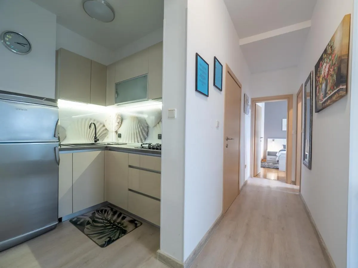 Apartments Zlatko & Mira Dorcic 바슈카 0*,  크로아티아